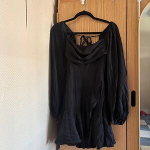 Elegant Black Long Sleeve Dress